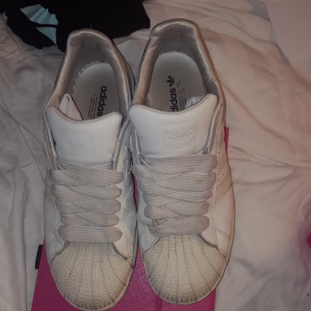 Old school white Adidas size men's 6.5 women's 8